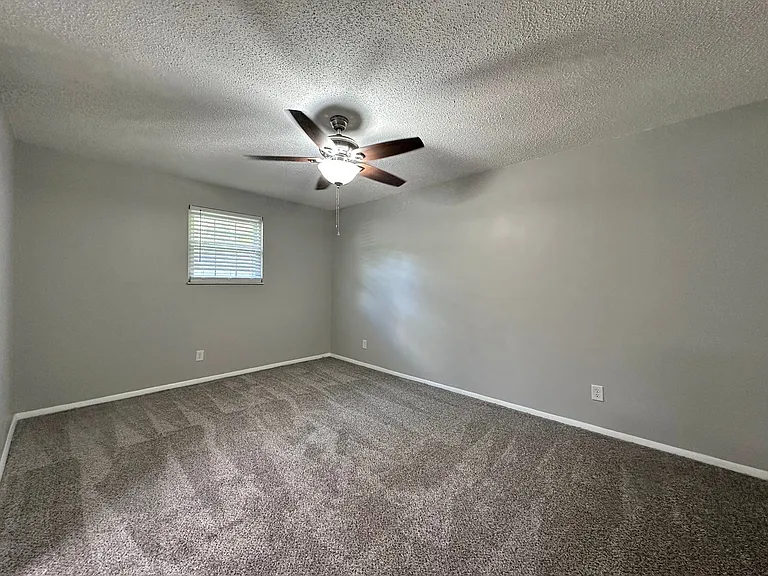 4532 Lynnmont Rd — Photo 5
