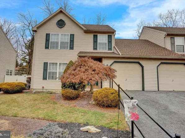 732 Maria Ave, Sinking Spring, PA 19608