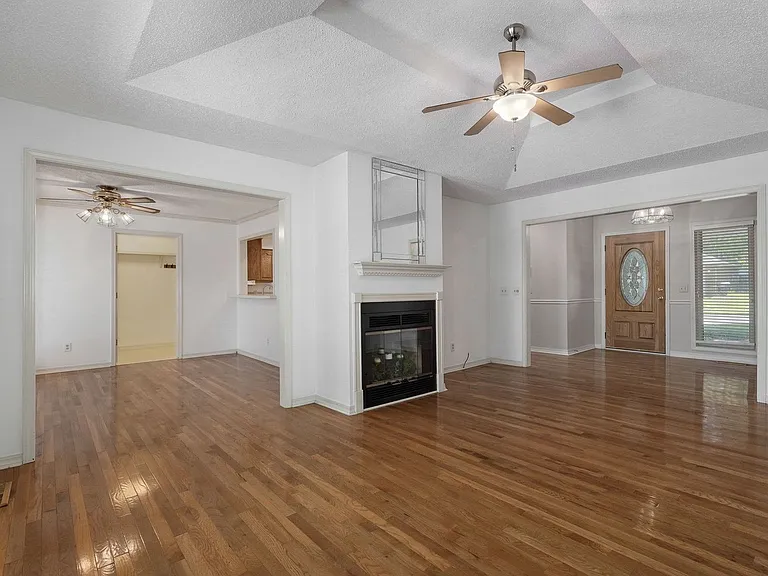 4035 S Parkcrest Ave — Photo 14