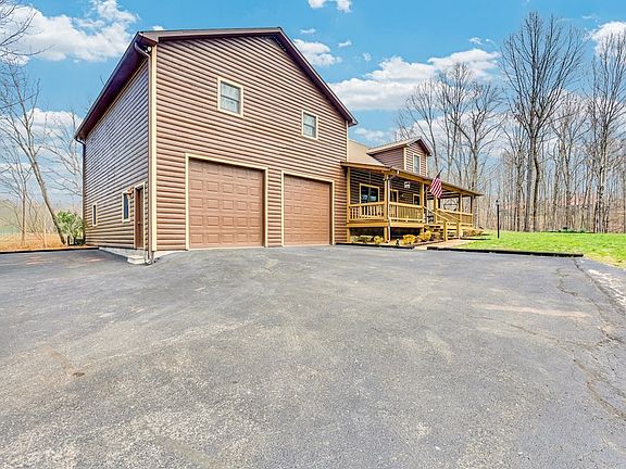 2nd image of 465 Hickory Ln