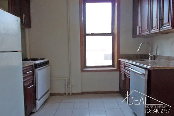 Rented by Ideal Properties Group | media 3