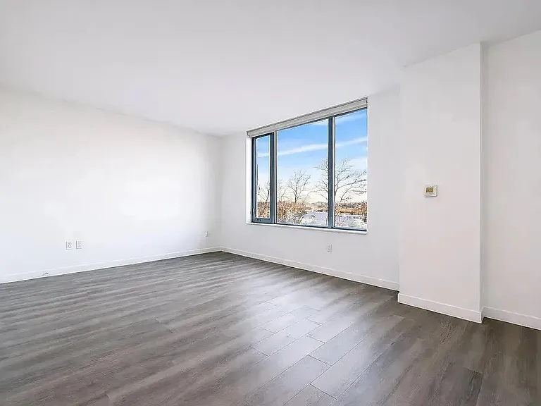 1524 Sheepshead Bay Rd #19F — Photo 3