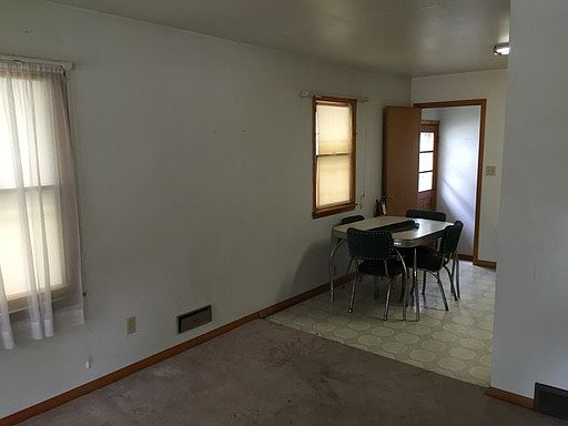 3rd image of 2310 Jones St