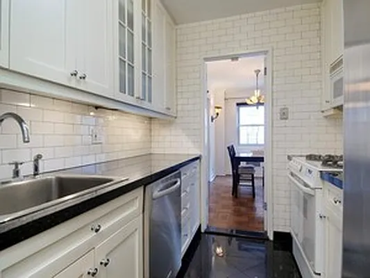 Sold by Corcoran | media 19