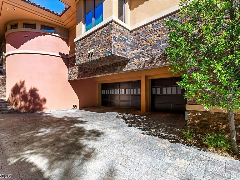 2 Castle Oaks Ct — Photo 4
