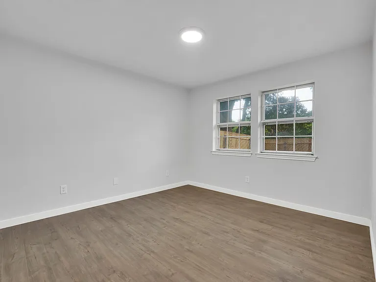 3057 Waterfront Cir — Photo 4