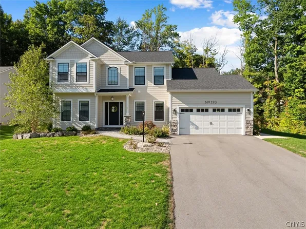193 Giddings Trl, Lysander, NY 13027