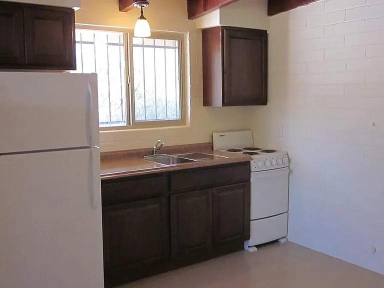 221 N Highland Ave #221 — Photo 3