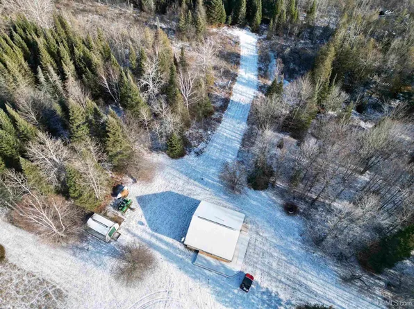 4813 Beaver Ln, Rock, MI 49880