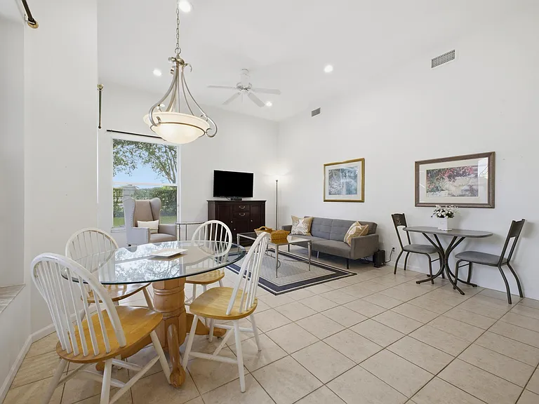 4378 Danielson Dr — Photo 10