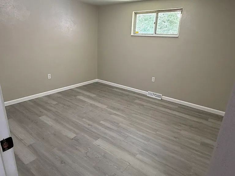 522 Willow Ave — Photo 11