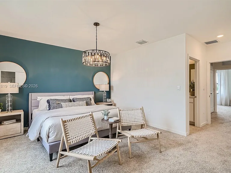 359 NE 16th St — Photo 46
