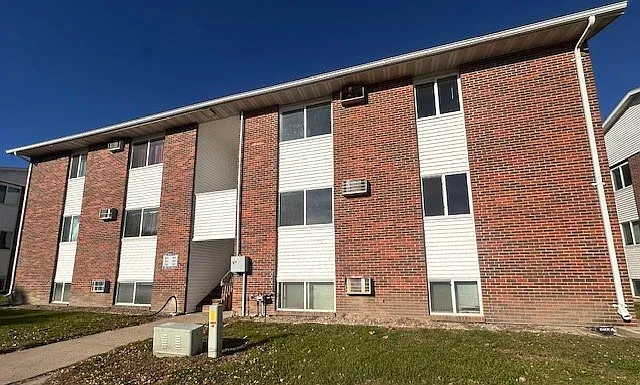 619 Highway 71 NE — Photo 6