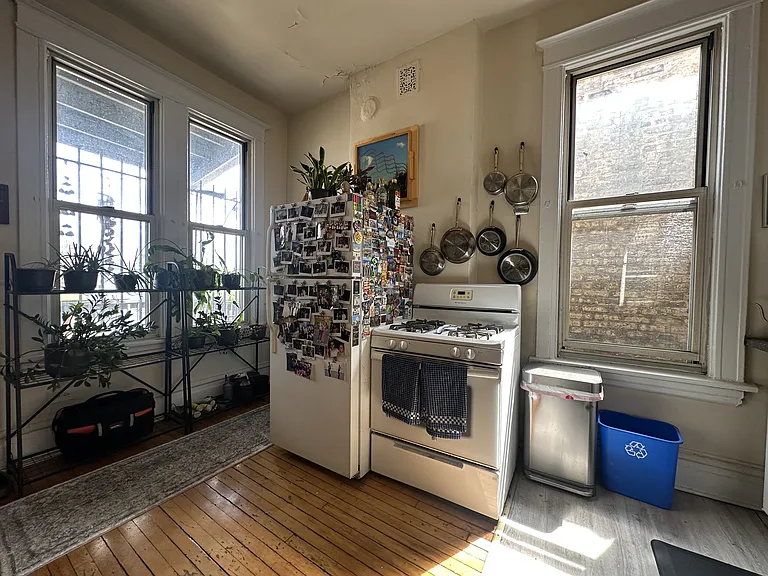 1513 N California Ave — Photo 1