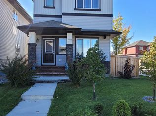 7204 Armour Cres SW, Edmonton, AB T6W2N9