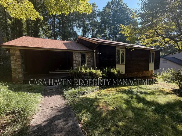13 N Foxxborough Ln, Johnson City, TN 37604