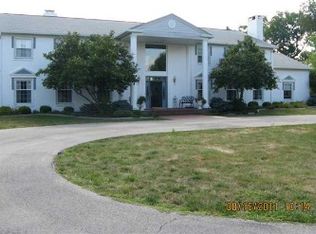 27 Forrests Edge Ct, Indianapolis, IN 46227