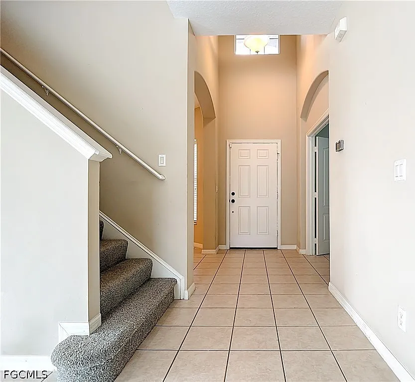5 bed, 3.0 bath, 3258 sqft, $3,150 — Photo 4