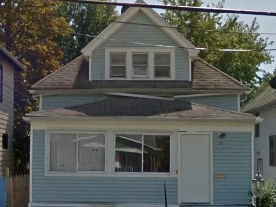 37 Thornton Ave