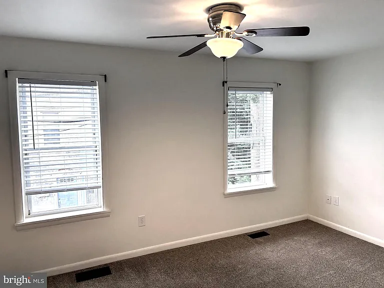 220 Sheas Ter — Photo 21