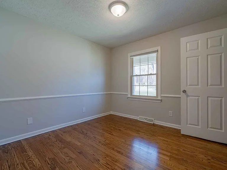 123 Temple Cir — Photo 12