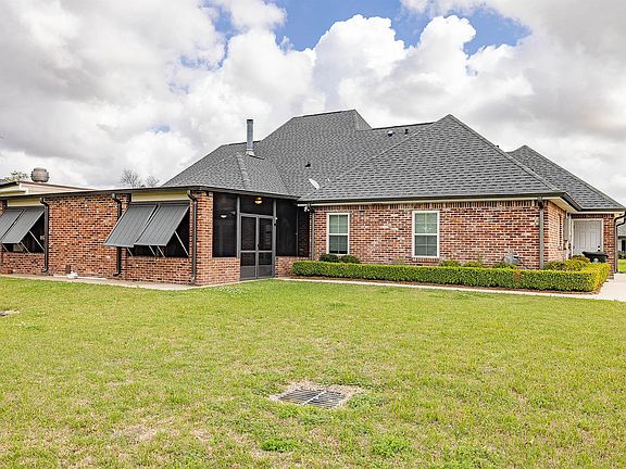 4th image of 214 Lake Decade Ct