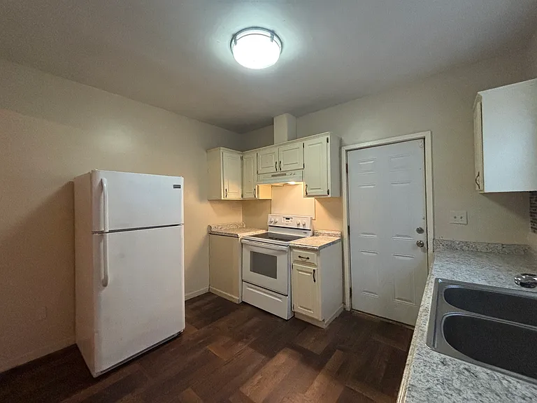 702 Lincoln Ave — Photo 10