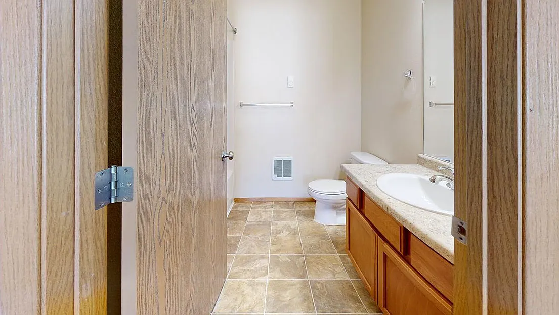 Olson Apartments — Photo 3