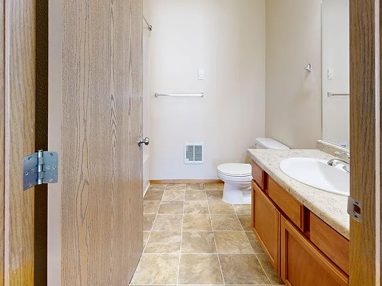 Olson Apartments — Photo 3