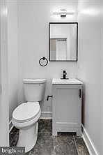 4th image of 2123 N Franklin St #1