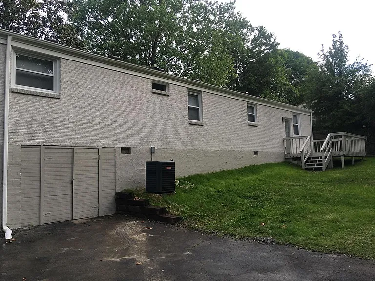 810 Chadwell Dr — Photo 18