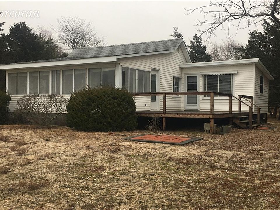 2nd image of 25 Breeze Hill Rd