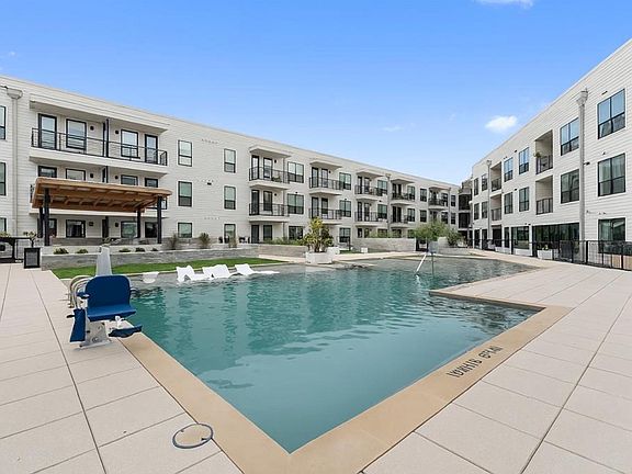 5th image of 1701 Simond Ave Unit 208