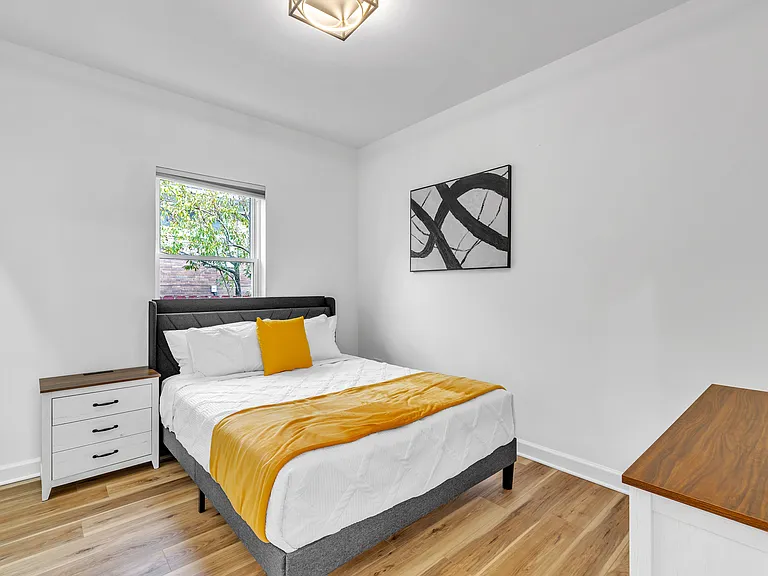 535 Ashland Ave — Photo 44