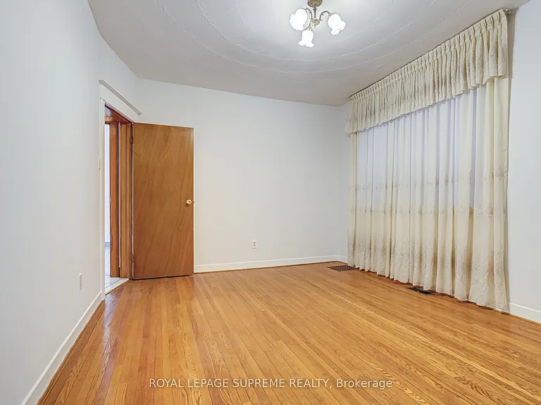 160 Shanly St #MAIN LOWER — Photo 19