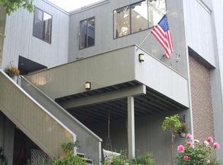 8 Sugar Maple Ln, Ridgefield, CT 06877