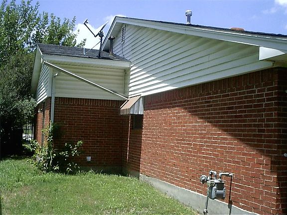 3rd image of 732 S Williamson St