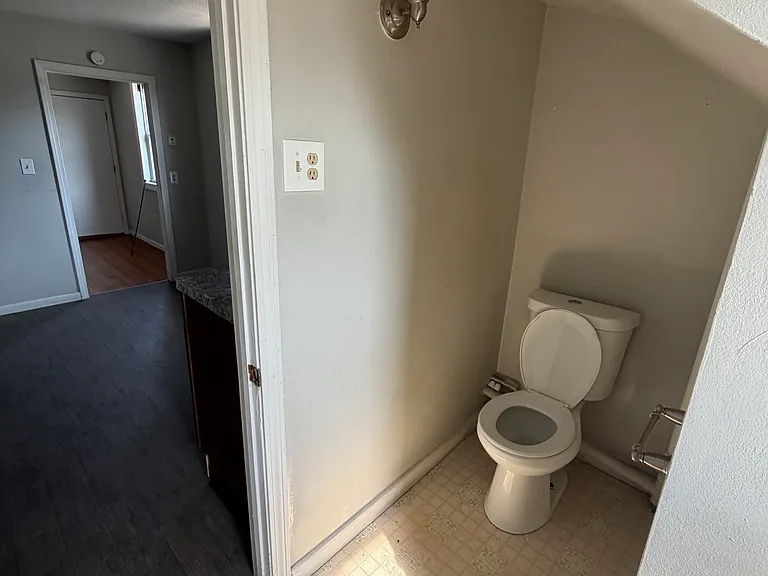156 Main St #6 — Photo 4