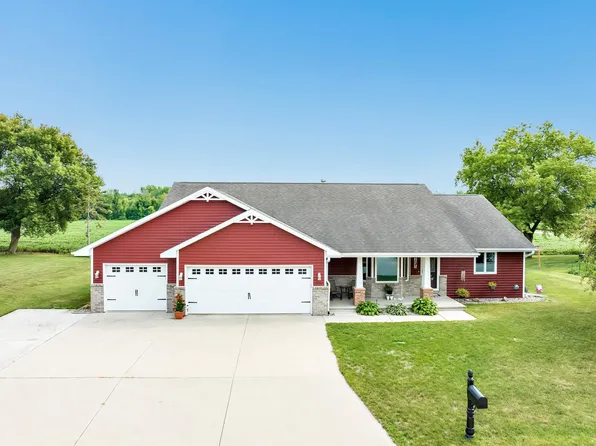672 Muenster Ln, Seymour, WI 54165