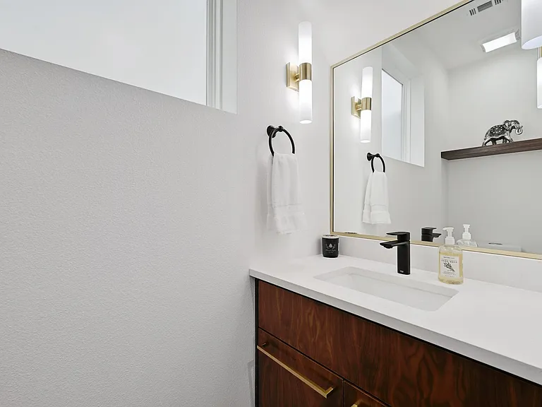 201 Tillery Sq #2 — Photo 1