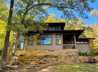 31 S Kestrel Dr, Fayetteville, AR 72701