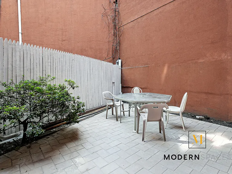 10-57 50th Ave #DLX — Photo 1