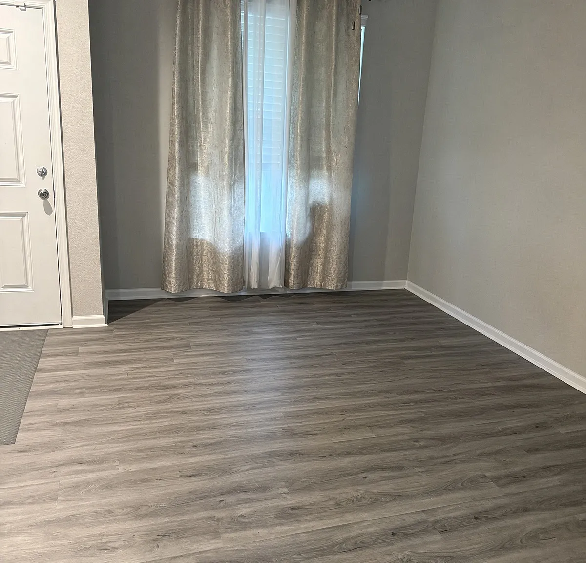 4 bed, 2.5 bath, 2388 sqft, $3,100 — Photo 2