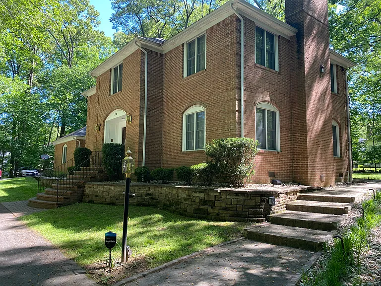 7700 Warfield Rd — Photo 1