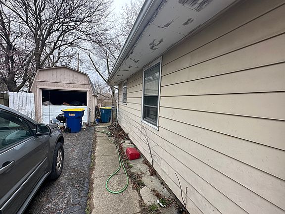 4th image of 7920 E 49th St