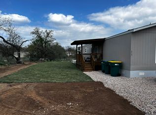 215 E Castleshoals Dr, Marble Falls, TX 78654