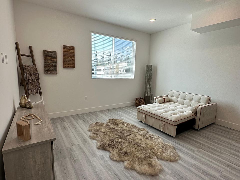 1st image of 549 N Heliotrope Dr #8533dd2be