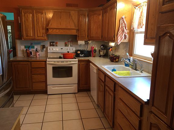 5th image of 449 NW 10th Ave
