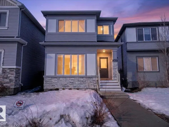 9876 206th St NW, Edmonton, AB T5T 0W9