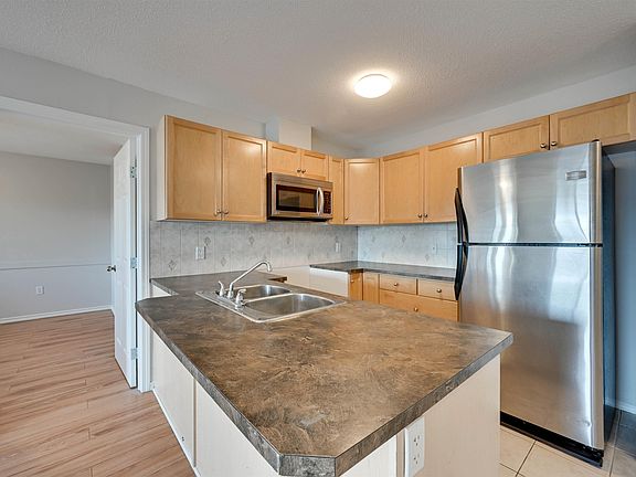 5th image of 4309 33rd St #430